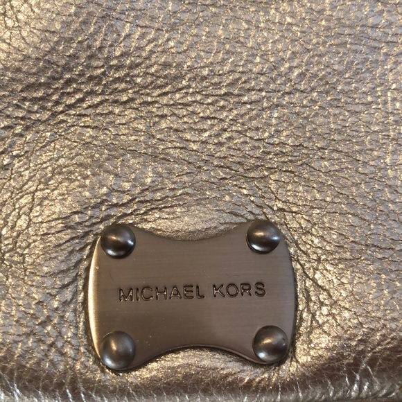 MICHAEL KORS Wristlet - Picture 2 of 7